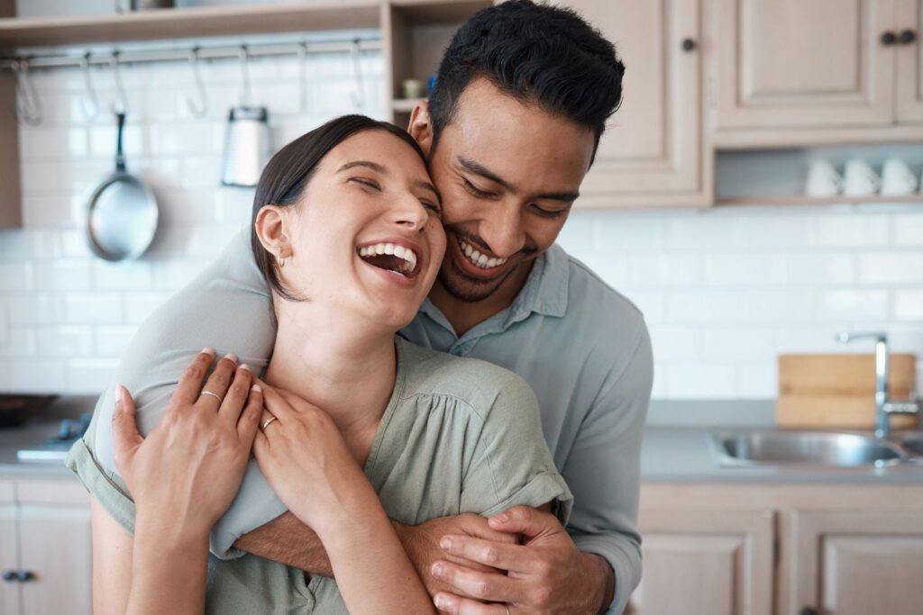 Couple learning about what a fixed annuity is and how it can provide guaranteed income.